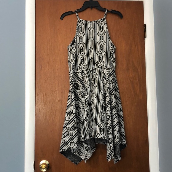 Beautiful Aztec Patterned Dress - Picture 3 of 3